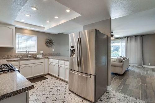 23845 Glenn Ellen Ct, Ramona, CA 92065-4129