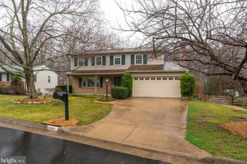 11885 Catoctin Dr, Woodbridge, VA 22192-1113