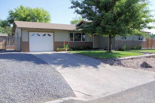 186 Oak St, Metolius, OR 97741-1804