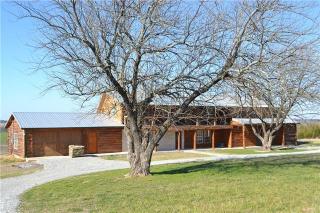 924 County Road 4246, Bonham, TX 75418-9392