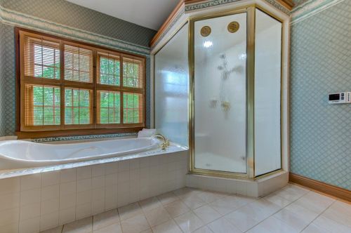 10627 Deerfield Rd, Cincinnati OH  45242-4212 exterior