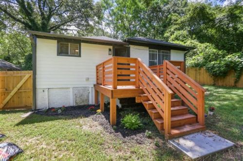 1457 Fulton Ave, Atlanta GA  30344-6926 exterior