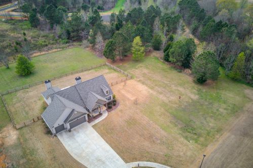 612 Quail Ct, Good Hope, GA 30641-2041
