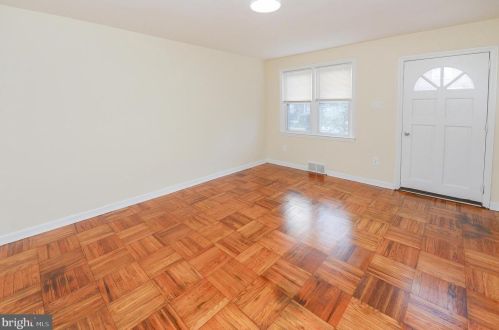 302 Cooper Ave, Camden NJ 08107-2107 exterior