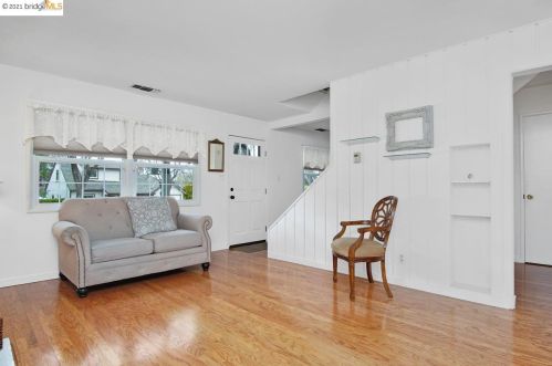 1320 Sherwood Dr, Concord CA  94521-3350 exterior