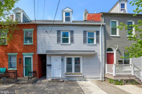 317 Walnut St, Lancaster PA  17602-2403 exterior
