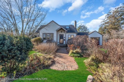 615 Cherokee Ln, Brielle, NJ 08730-1709