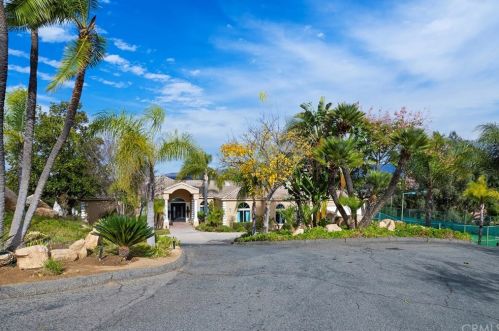 12498 Palos Tierra Rd, Valley Center, CA 92082-5739