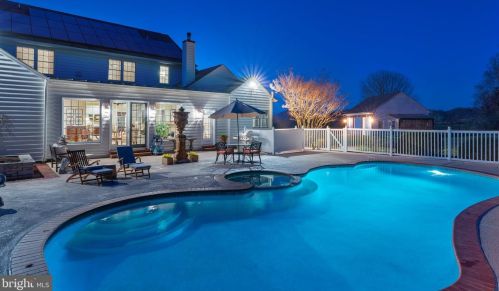 11099 Victor Dr, Marshall, VA 20115-2315