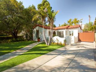 11965 Dorothy St, Los Angeles, CA 90049-5302