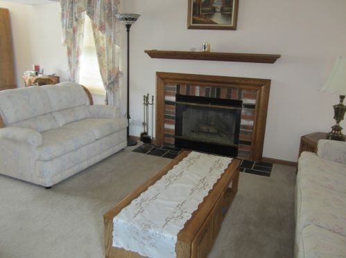 57 Garfield Ln, Streamwood, IL 60107-1383
