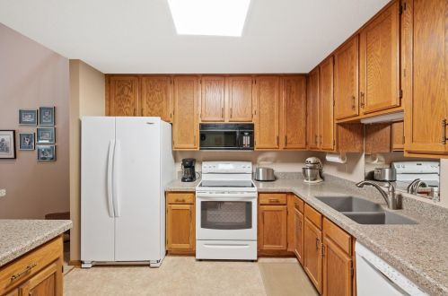 1875 County Road F, Saint Paul MN  55110-3841 exterior