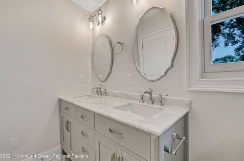 22 Stanford Dr, Hazlet NJ  07730-2314 exterior