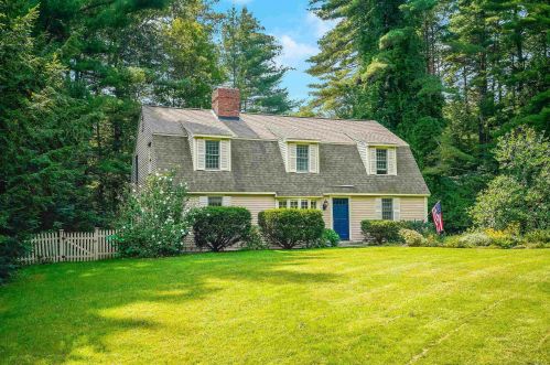1 Thatcher Dr, Amherst, NH 03031-1906