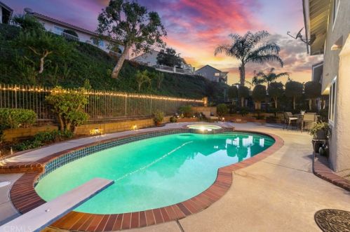 752 Fairway Ln, Anaheim CA  92807-4802 exterior