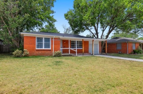 816 Sandell Dr, Fort Worth TX  76108-2842 exterior