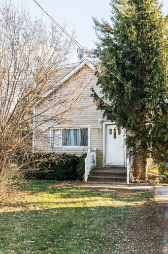 7627 Arlene Ave, Willowbrook, IL 60527-2310