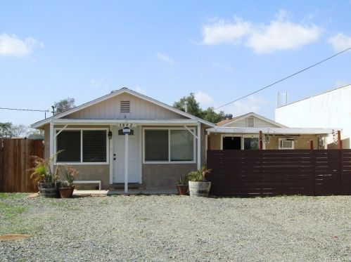 3842 Hillside Ave, Norco, CA 92860-1555
