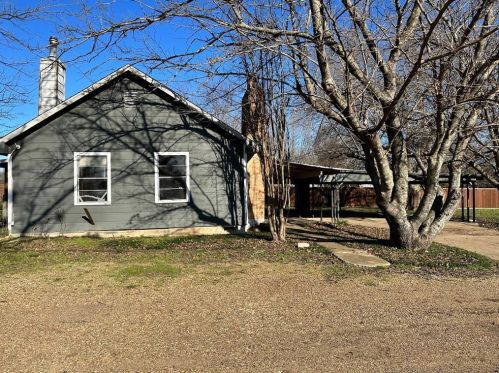 2046 Fm 121, Whitewright TX 75491-7130 exterior