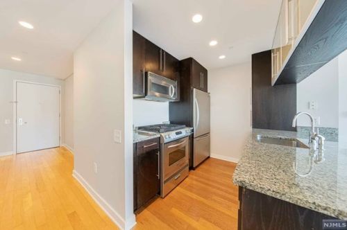511 Hudson Park, Edgewater, NJ 07020-1496