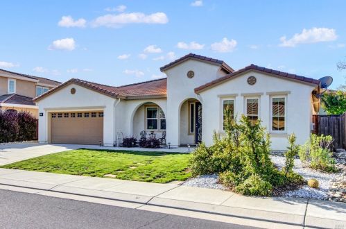 2019 Newcastle Dr, Vacaville, CA 95687-8207