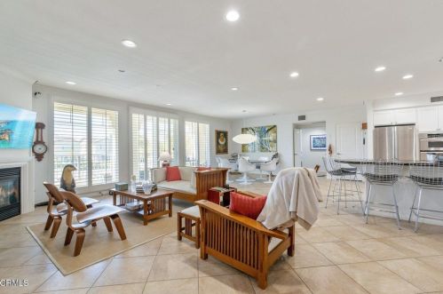 4318 Tradewinds Dr, Oxnard, CA 93035-1404