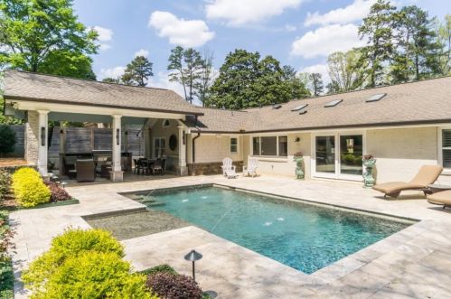 2553 Echo Dr, Atlanta GA  30345-3528 exterior