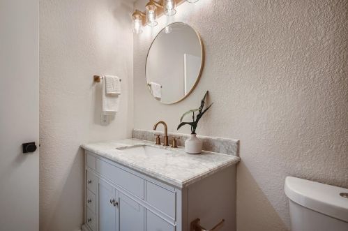 8408 Cayuga Dr, Austin TX 78749-3972 exterior