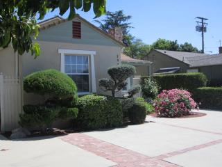 2908 Casitas Ave, Altadena CA  91001-4551 exterior