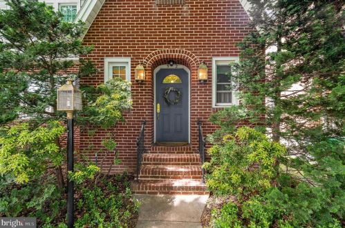 52 Wilson St, Carlisle, PA 17013-2842