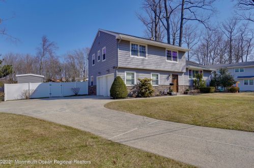 9 Joda Rd, Red Bank, NJ 07711