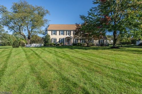 12 Harvest Ct, Flemington, NJ 08822-1912