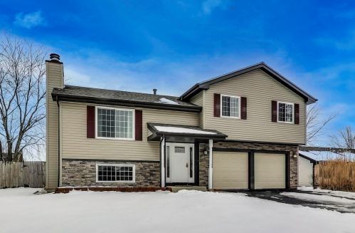 3870 Windjammer Ln, Hanover Park, IL 60133-6264