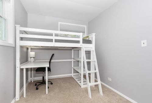 442 Cochise Ct, Carol Stream IL  60188-1516 exterior