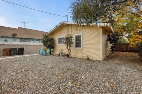 738 Zeyn St, Anaheim CA  92805-2602 exterior