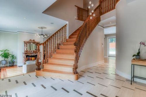 23 Oak Rdg, Springfield, NJ 07081-3719