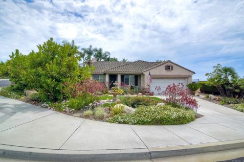 4879 Castellano Dr, Oceanside, CA 92057-3546