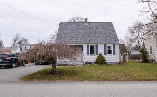 56 Beech Ave, Tiverton, RI 02878-1410