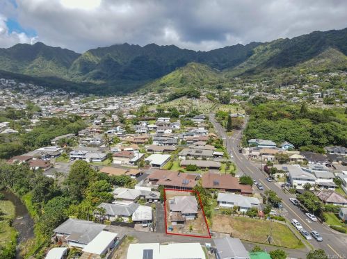 2710 Napuaa Pl, Honolulu, HI 96822-1368