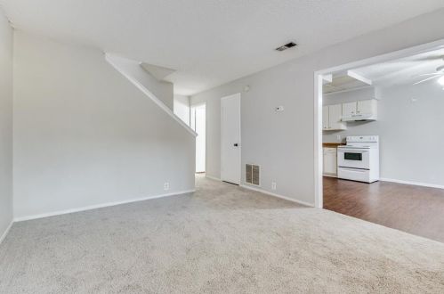 2808 Walnut Hill Ln, Irving TX  75038-5232 exterior