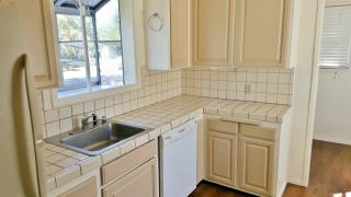 7021 Shirley Ave, Los Angeles CA  91335-3704 exterior