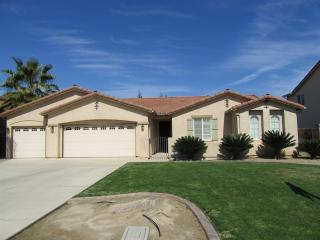 3914 Cambridge Ave, Visalia, CA 93277-3973
