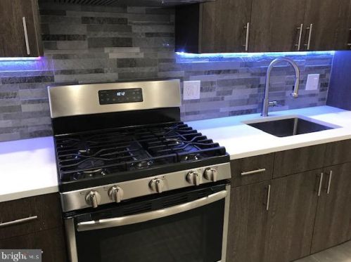 413 20th St, Philadelphia PA  19130-3846 exterior