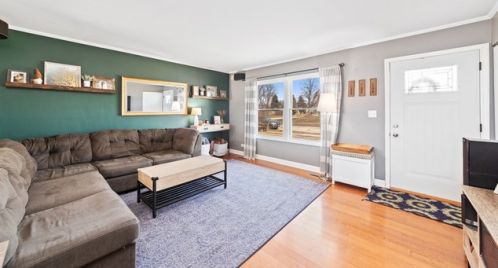 309 Lakeside Dr, Lemont, IL 60440-2535