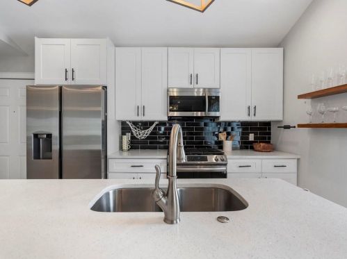 993 Burns Dr, Atlanta GA  30310-4631 exterior