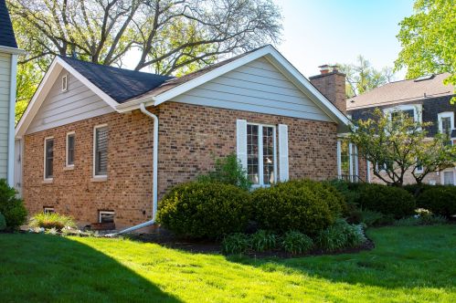 3929 Howard Ave, Western Springs, IL 60558-1213