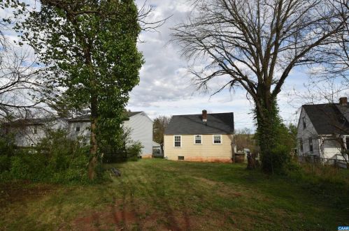 527 Caroline Ave, Charlottesville, VA 22902-5427