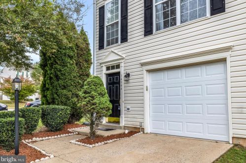 14944 Cummings Ct, Woodbridge, VA 22193-5718