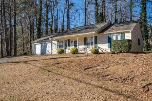 2977 Owens Meadow Dr, Kennesaw, GA 30152-2556