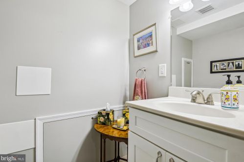 6239 Blue Dart Pl, Columbia MD  21045-4454 exterior